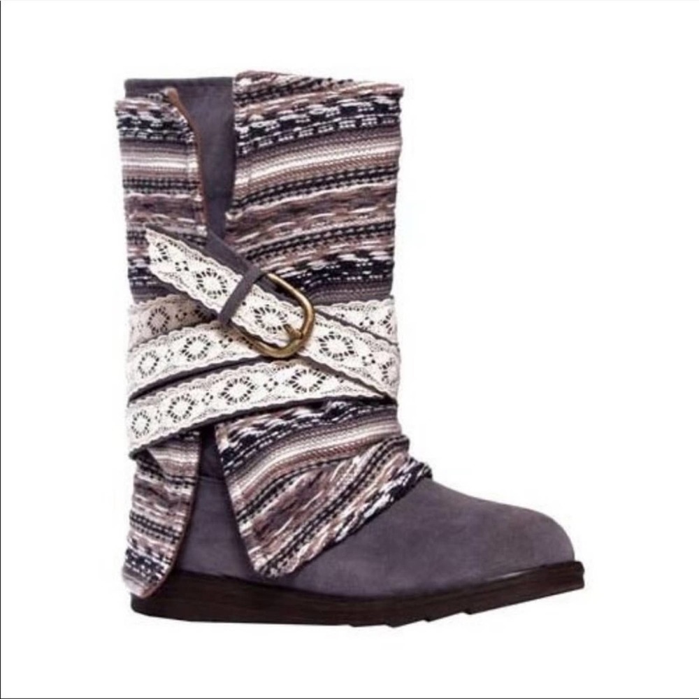 Muk luks belt wrapped boots size 7